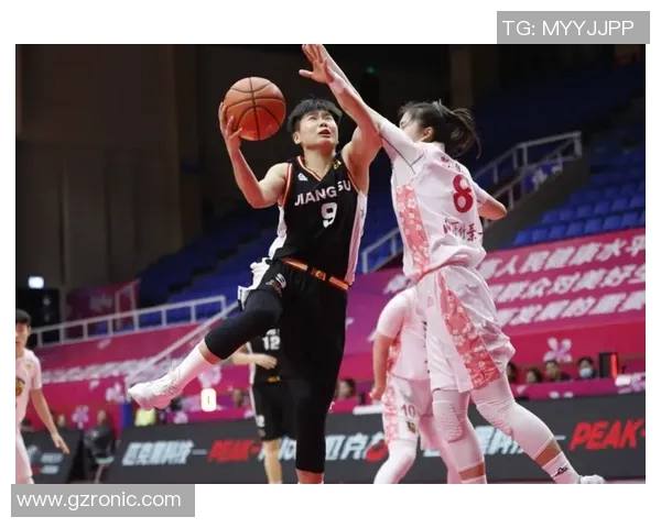 广州排球队以56分稳居锦标赛积分榜首位展现强劲实力 广州排球队以56分稳居锦标赛积分榜首位展现强劲实力